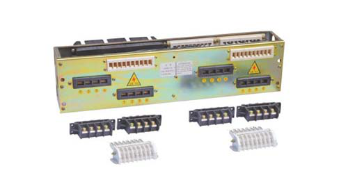 低壓開(kāi)關(guān)柜轉(zhuǎn)接單元